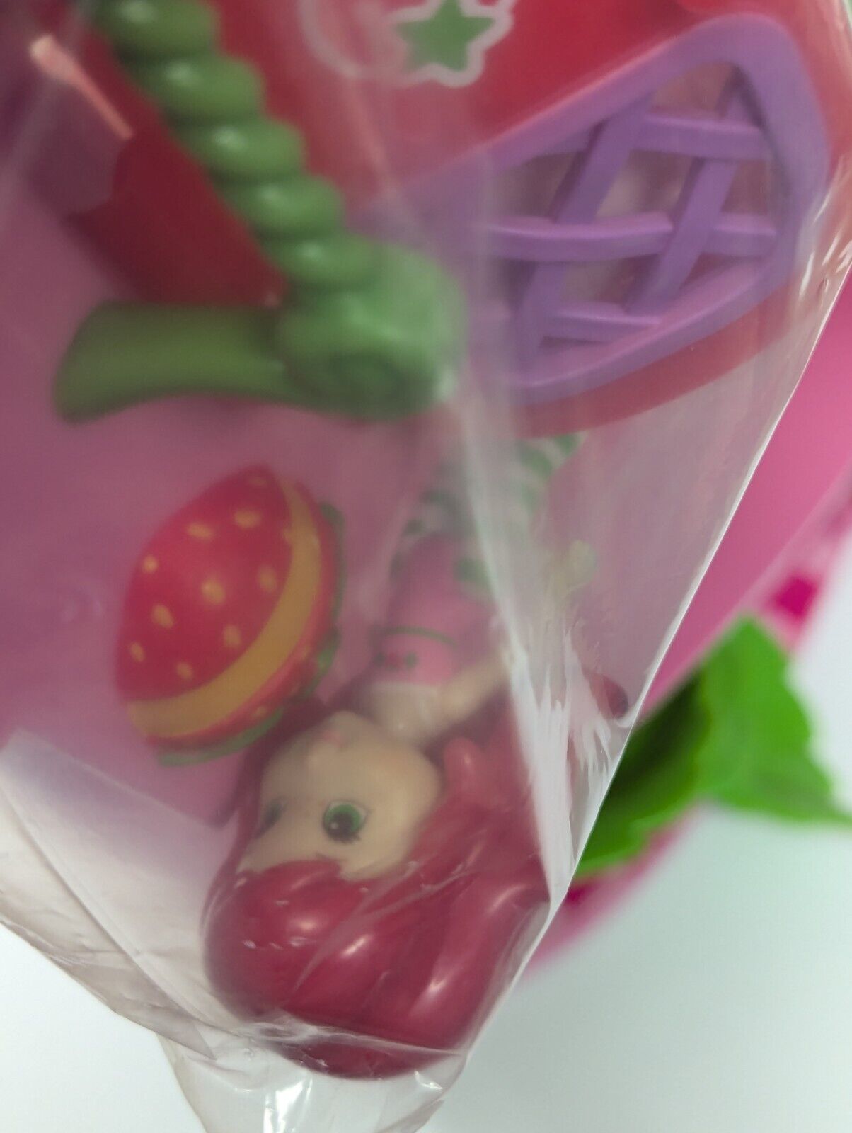 Strawberry Shortcake Twirly Bird Berry Cafe Doll House 2008 with Figure Extras