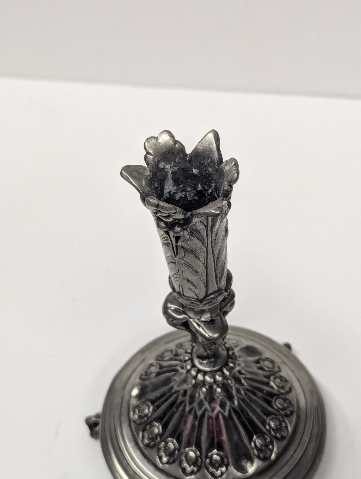 METROPOLITAN MUSEUM OF ART Vintage 1988 TWO (2) MATCHING CANDLE STICK HOLDERS