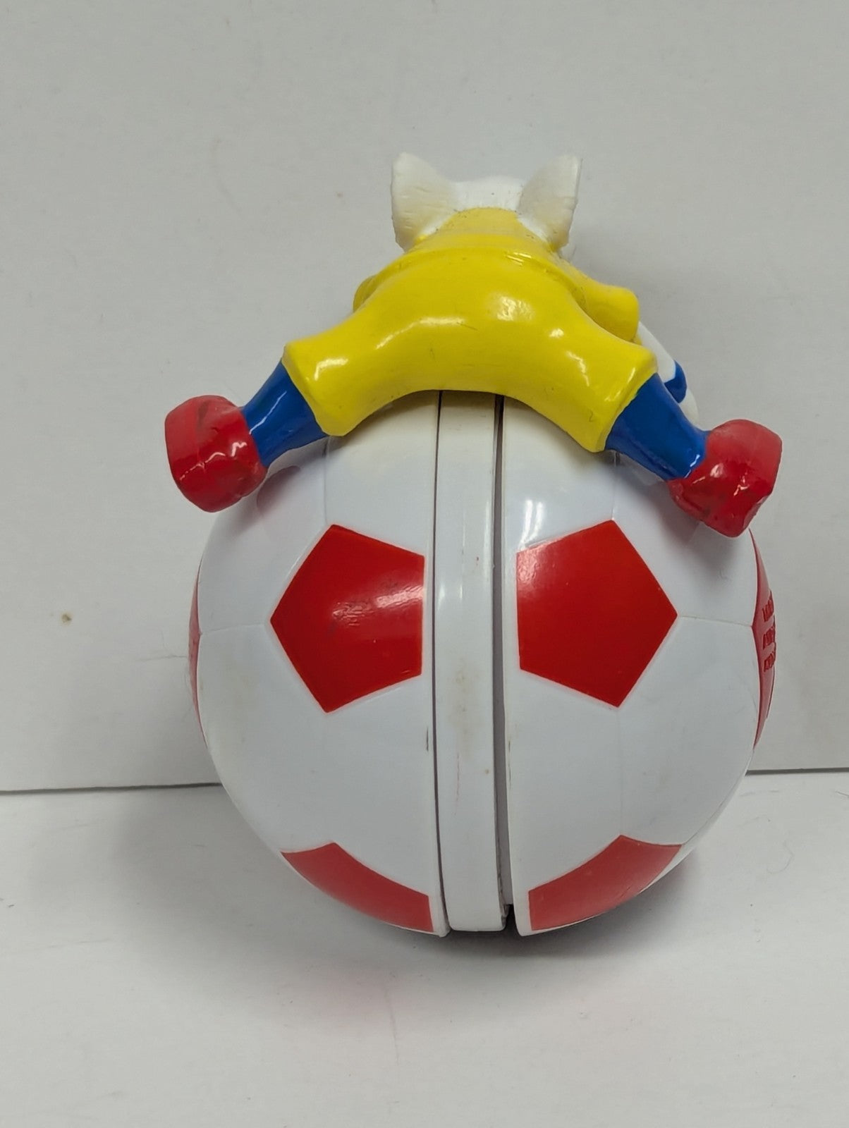 2002 Stuart Little 2 Soccer Ball 3.25" Wendy's Movie Action Figure Toy