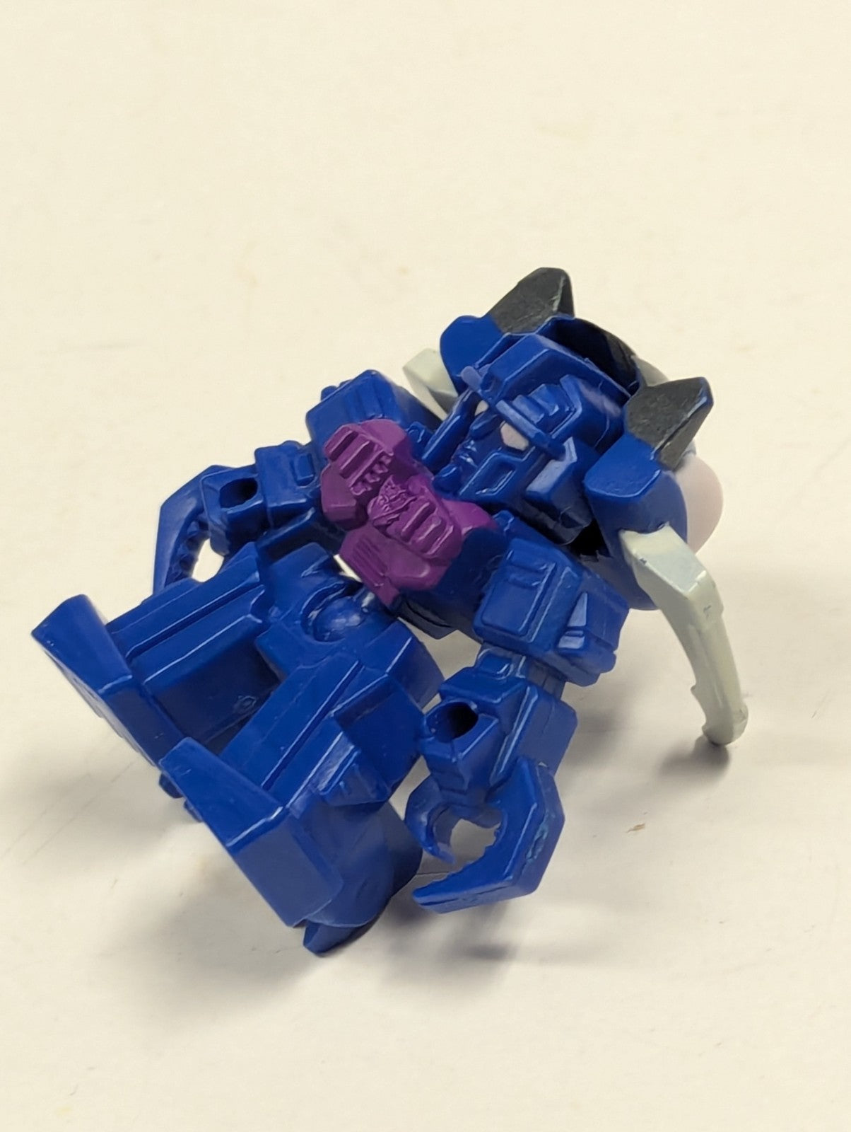 Transformers: Bumblebee Cyberverse Adventures Blue Pesticon 1"