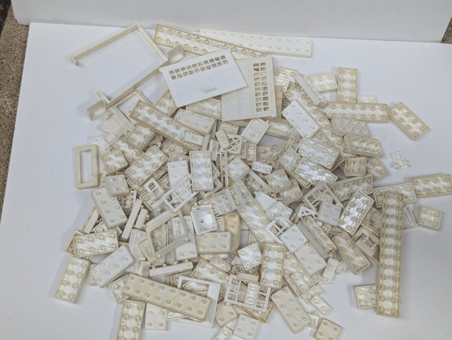 Vintage 1970 PLAYSKOOL Plastic Building Blocks Bricks Milton Bradley (SEE PICS)