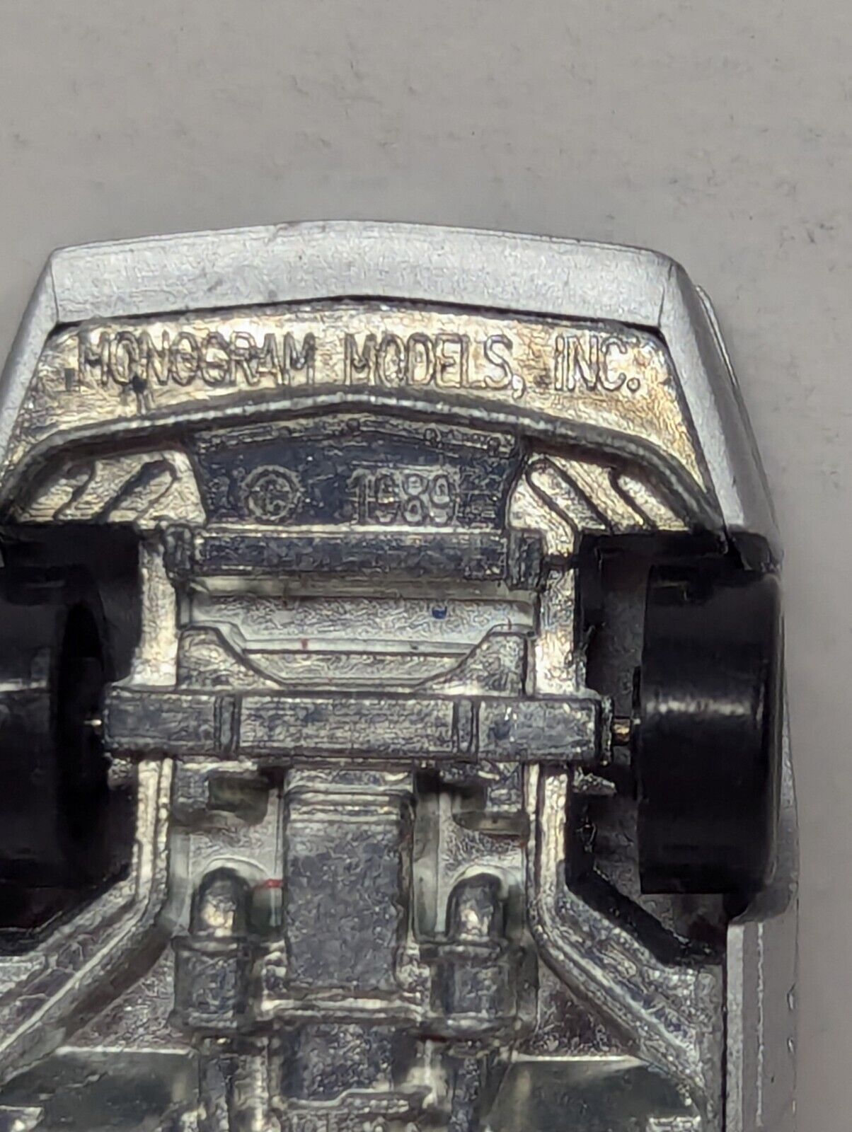 1:87 Chevrolet Corvette ZR-1 C4 Silver Metallic - Monogram 1989