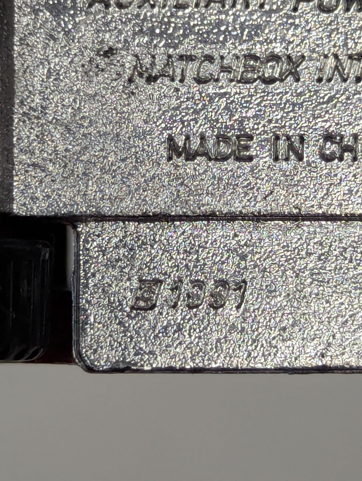 1991 MATCHBOX MACK AUXILIARY POWER FLOODLIGHT RED 1:84 DIECAST FIRE RESCUE TRUCK