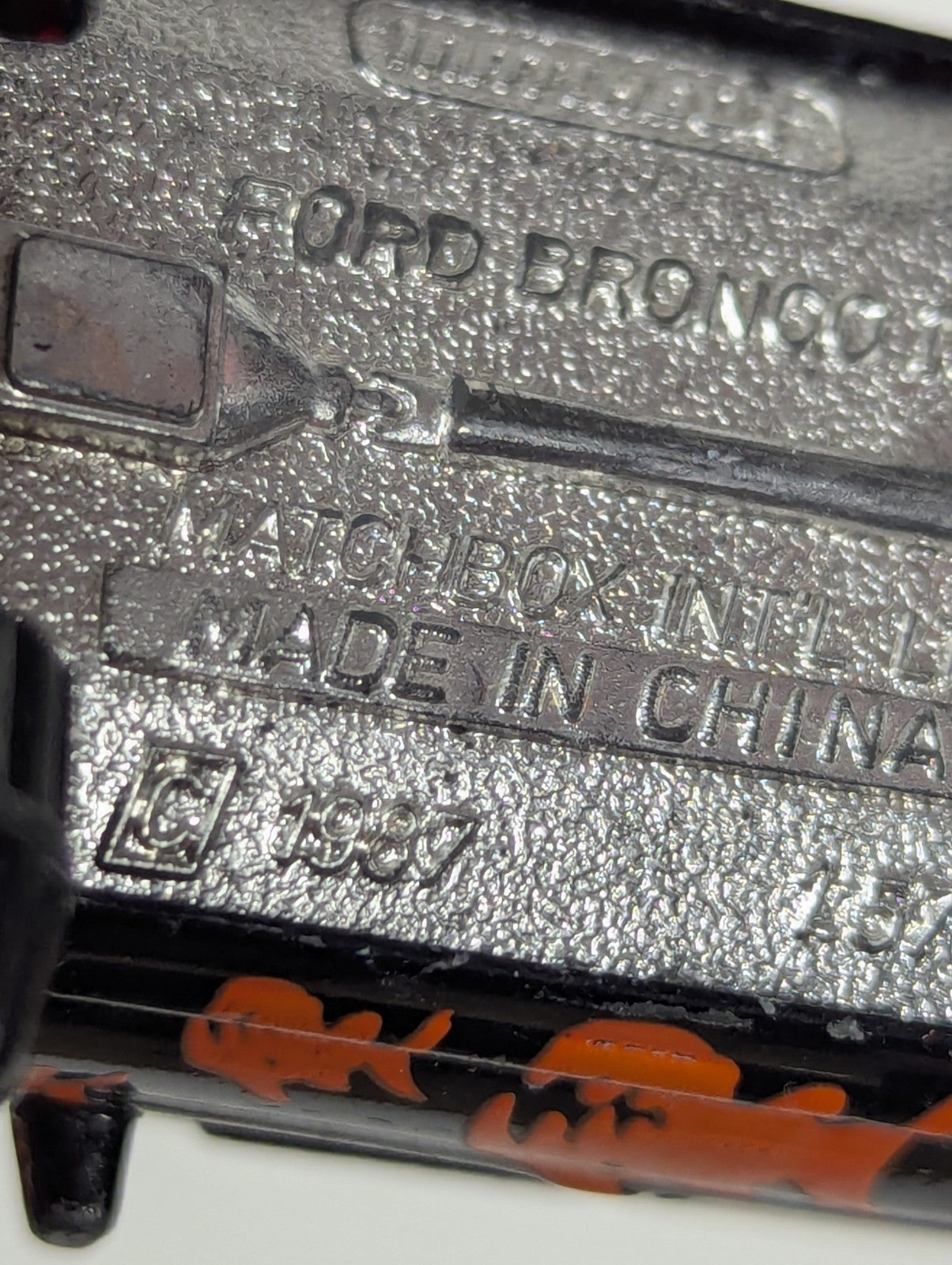 Matchbox #39 Diecast 1995 Ford Bronco II 1-75 Series Piranha Black