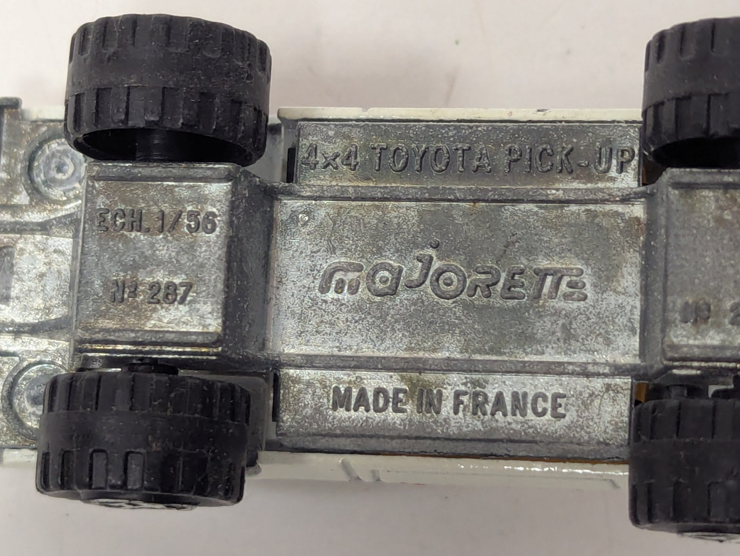 MAJORETTE 4x4 TOYOTA PICKUP #287 Used 1/56 scale White
