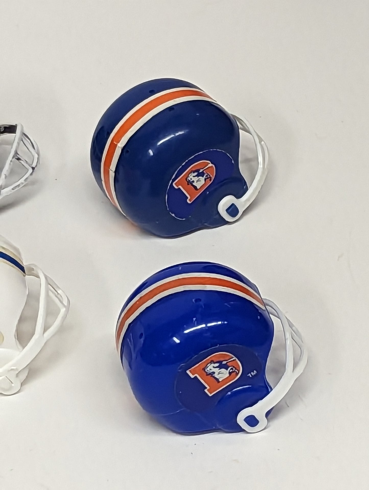 8 Vintage Mini Football Helmet Vending Machine Loose As is 1A