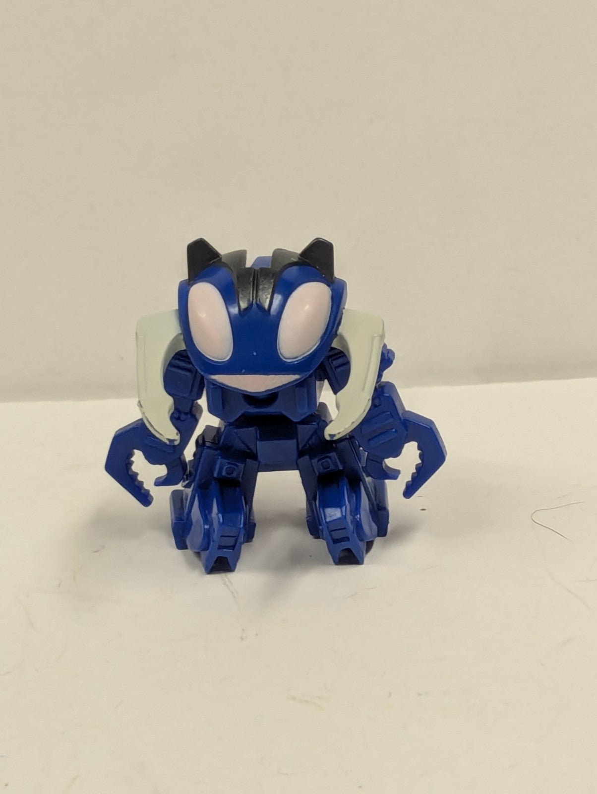 Transformers: Bumblebee Cyberverse Adventures Blue Pesticon 1" 