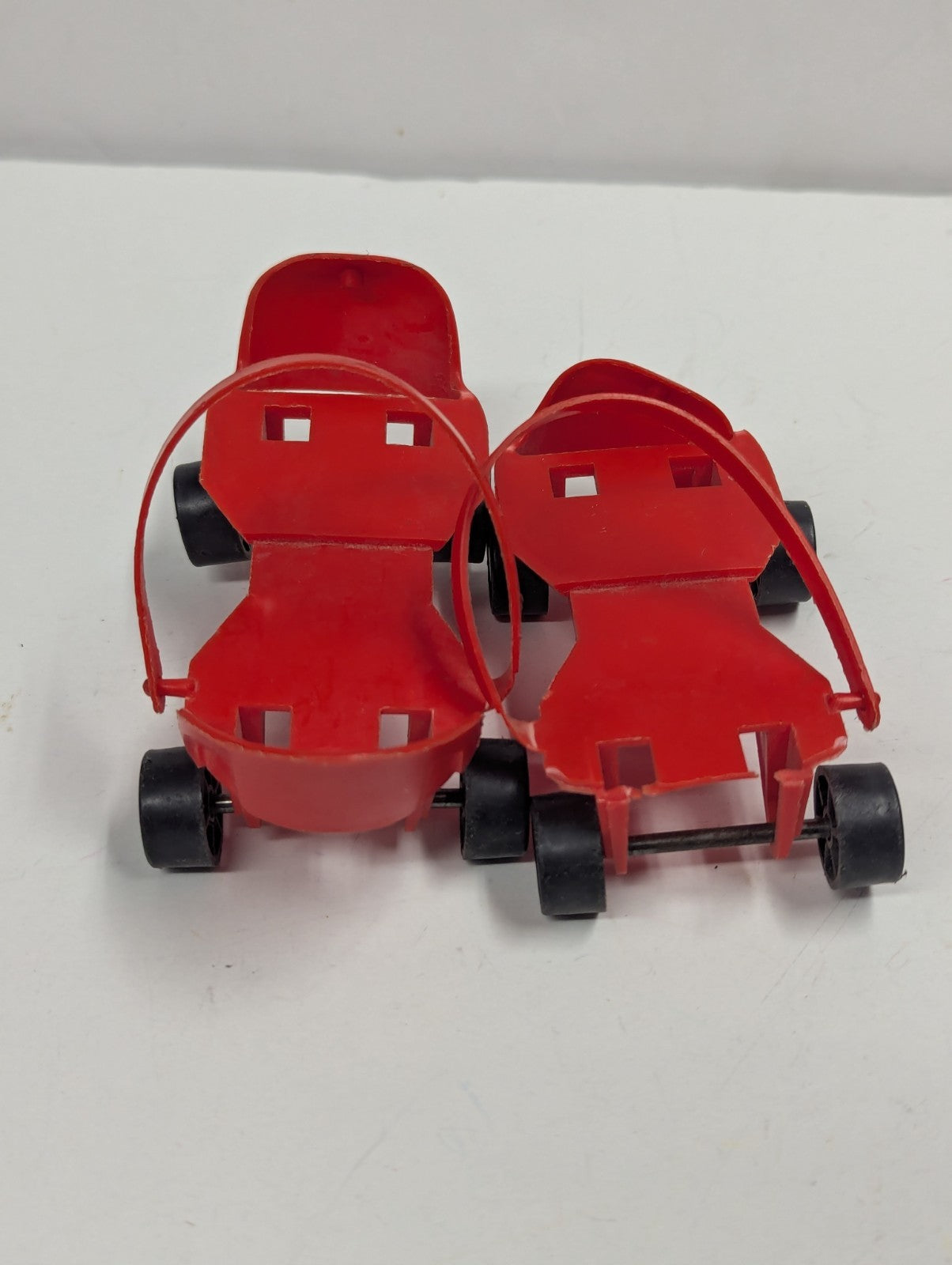 VINTAGE 1960s BABY FIRST STEP DOLL ROLLER SKATES Mattel Red Plastic Skates