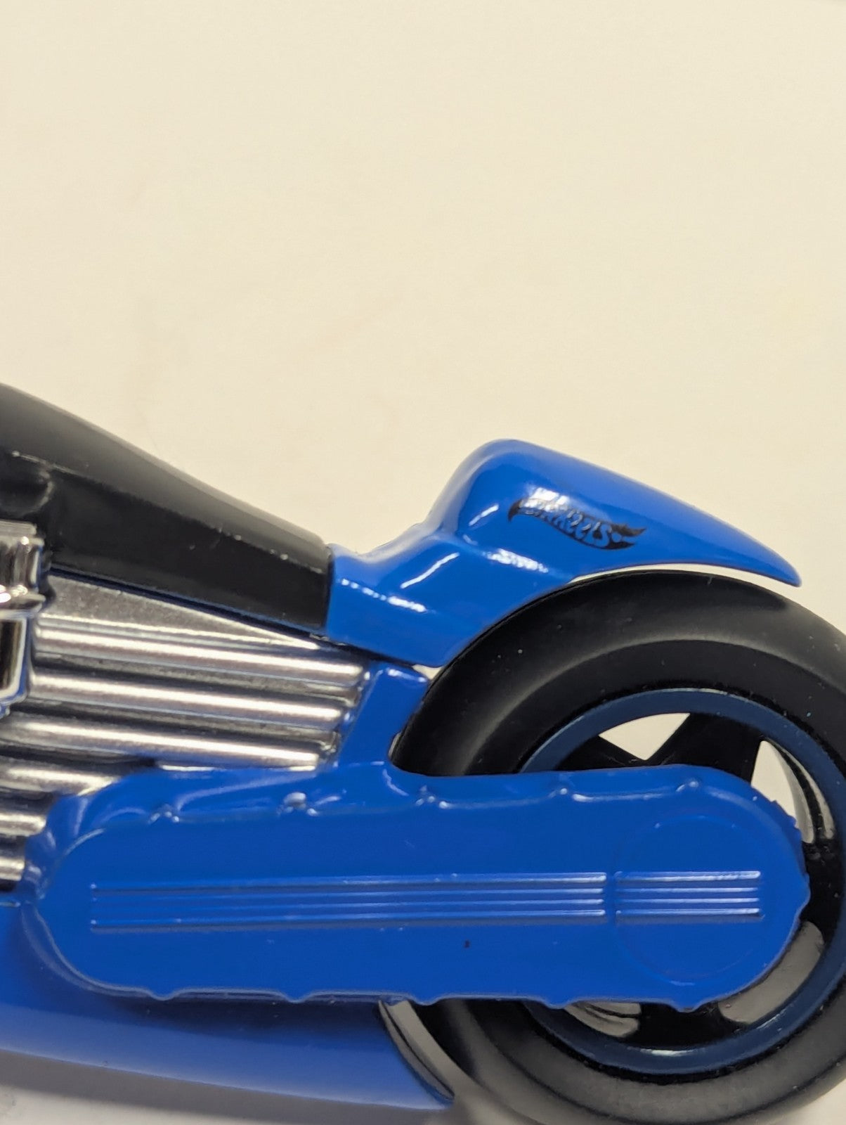 HOT WHEELS BLUE FERENZO MOTORCYCLE