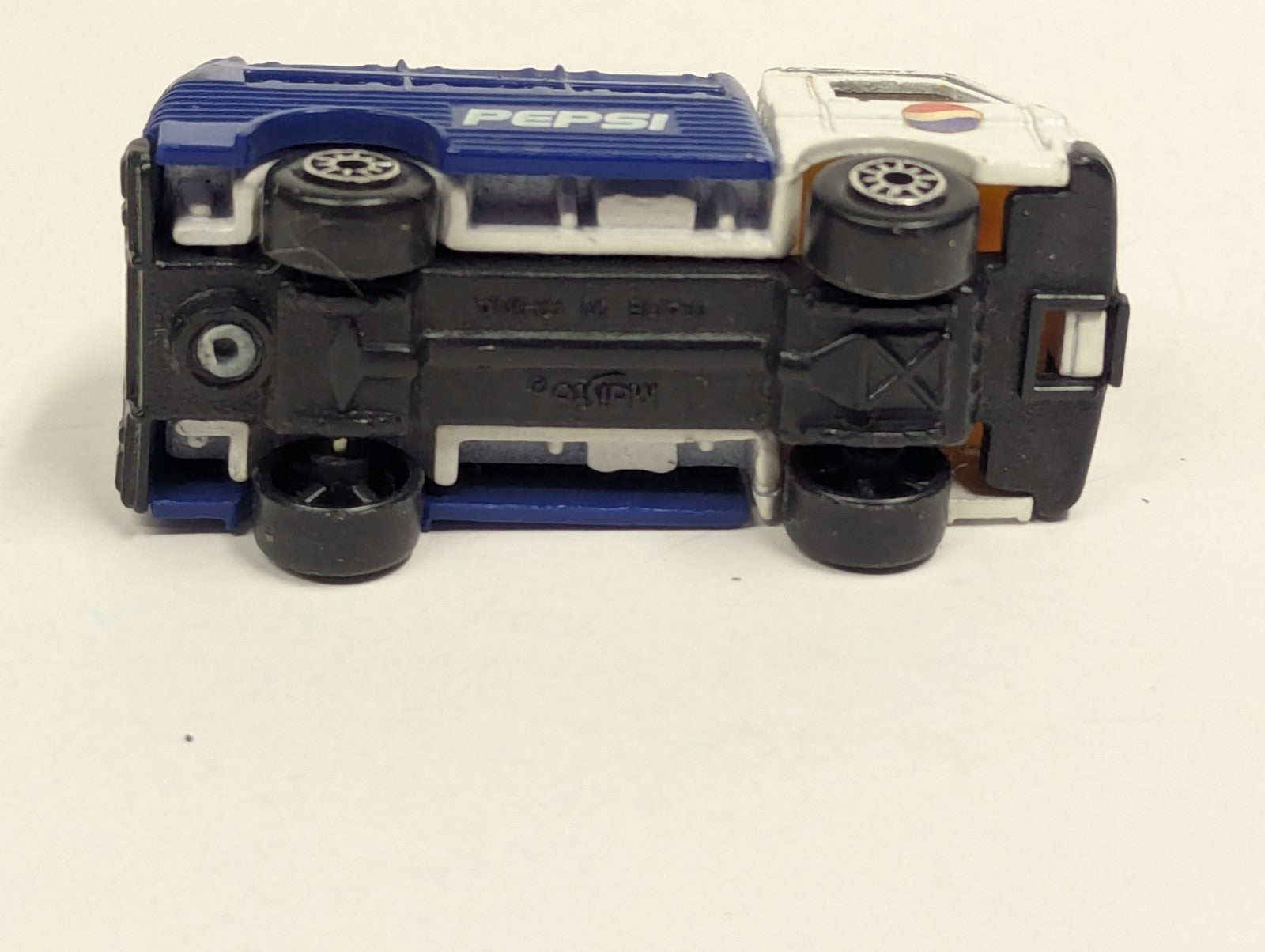 Maisto PEPSI Cola Cab Over Delivery Truck, 1:64 Scale Die Cast Metal Truck