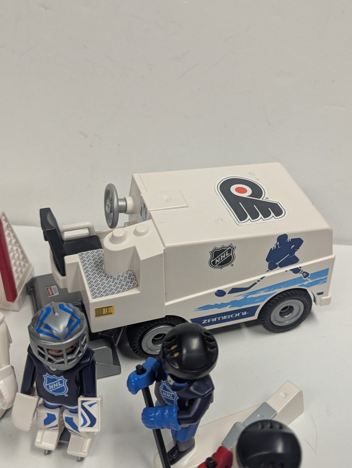 Playmobil Set 5068 NHL Hockey Rink with Players & Accessories See Pictures