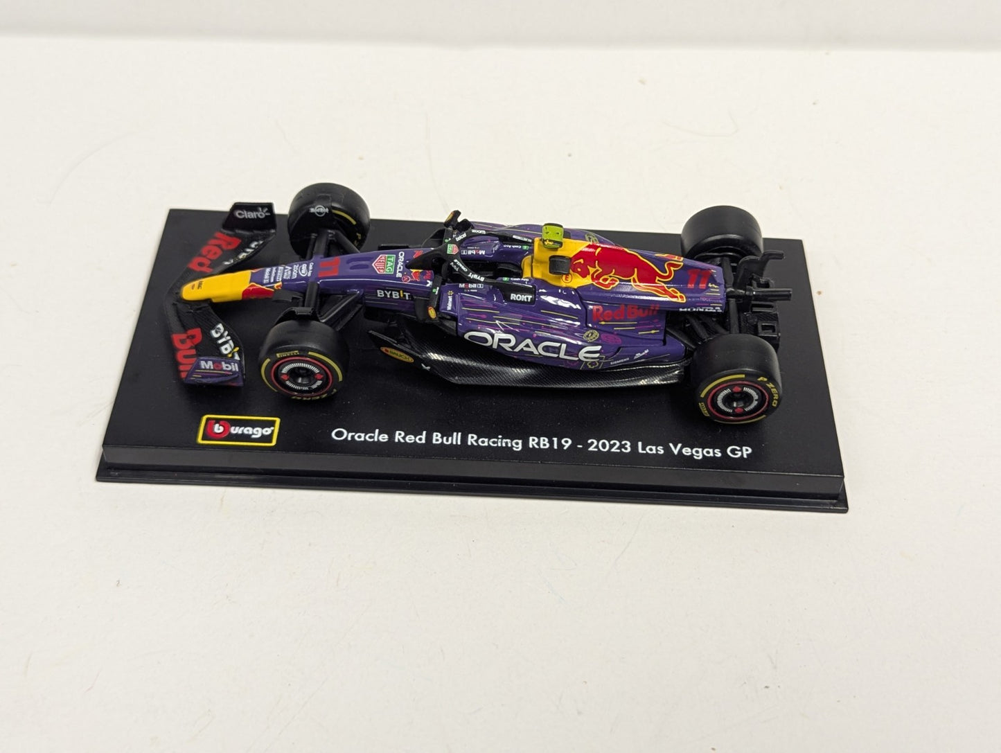 Bburago 2023 F1 Racing Oracle Red Bull Racing RB18 (2022) Max Verstappen #1 1:43