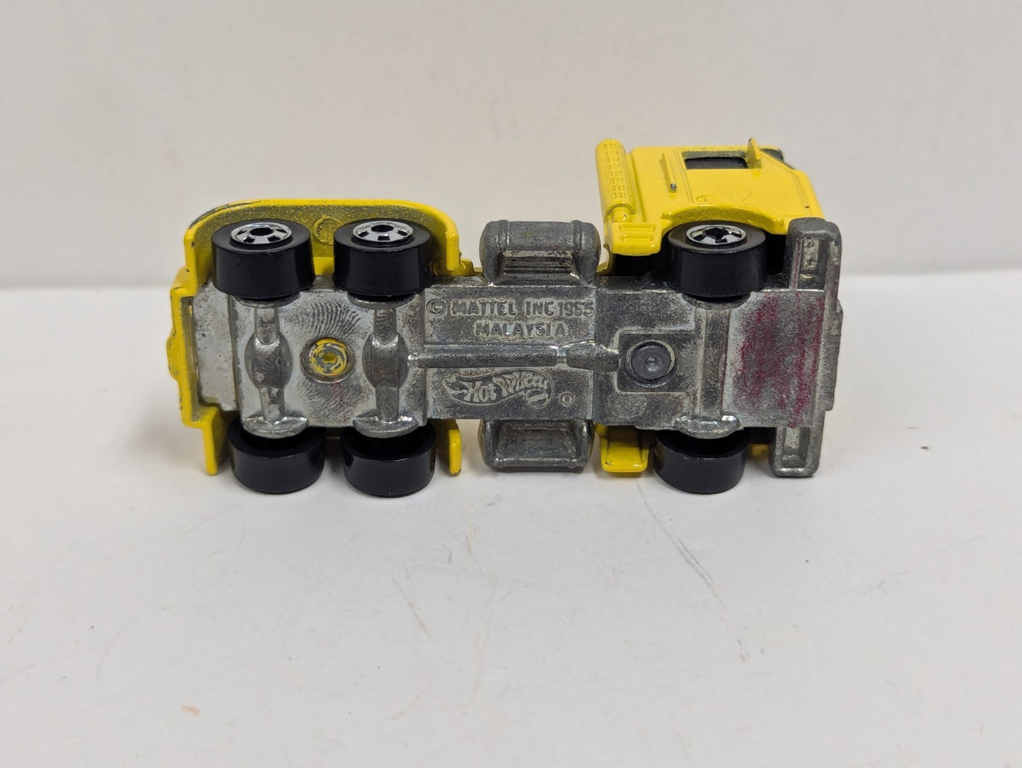 1985 Mattel Hot Wheels Yellow Wreckin' Rig Truck (Missing Ramp)
