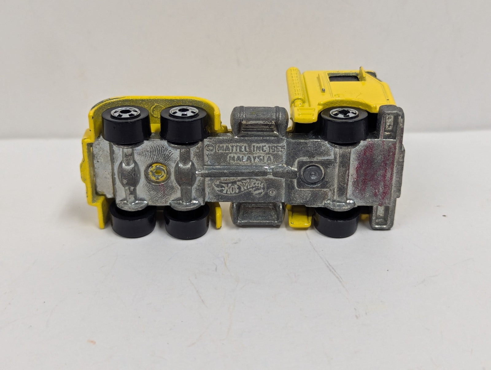 1985 Mattel Hot Wheels Yellow Wreckin' Rig Truck (Missing Ramp)