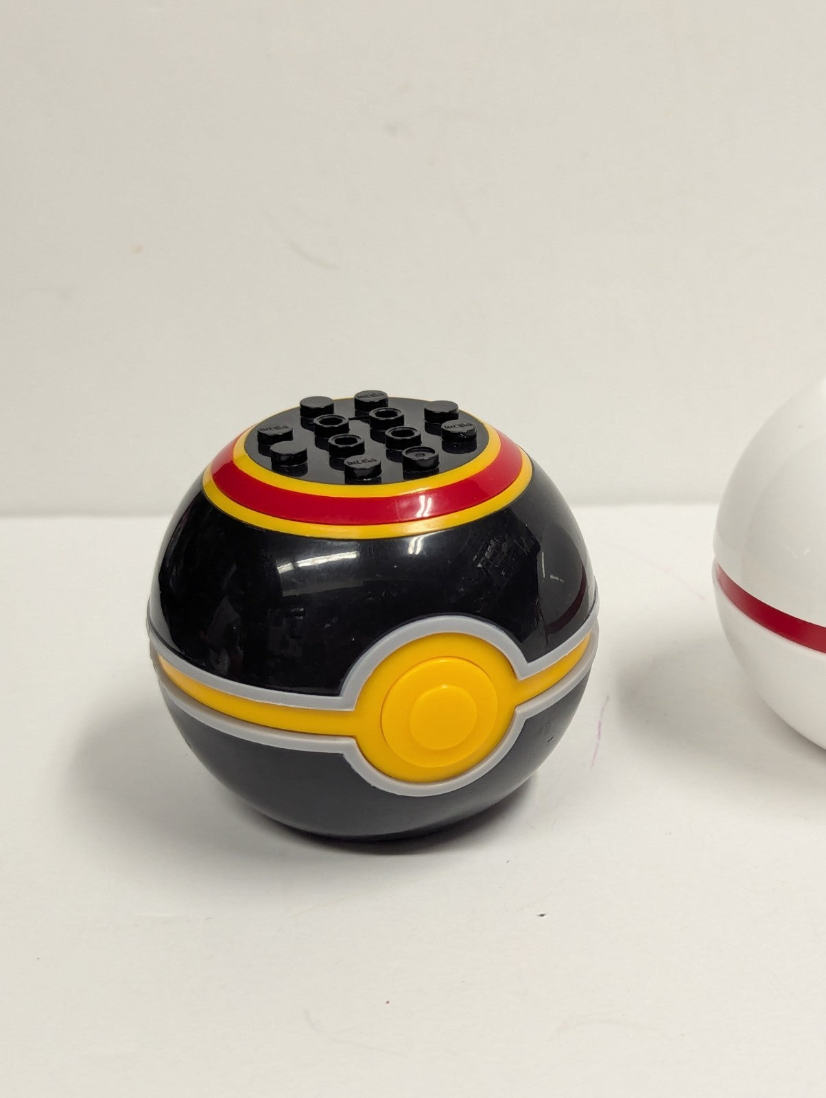 Mega Construx Pokemon 2'' Poke Ball Luxury Ball, Premiere Ball & Quick Ball Lot