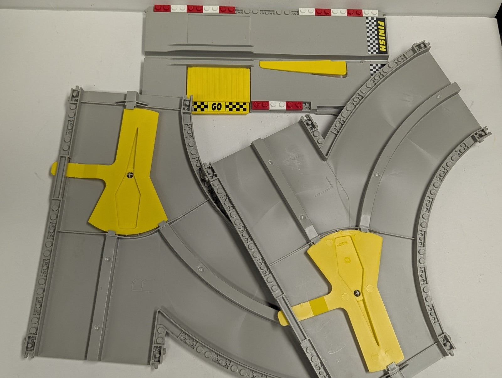 1996 MEGA BLOKS Motor Sport: Build & Race Speedway (9801) Damaged Box Incomplete