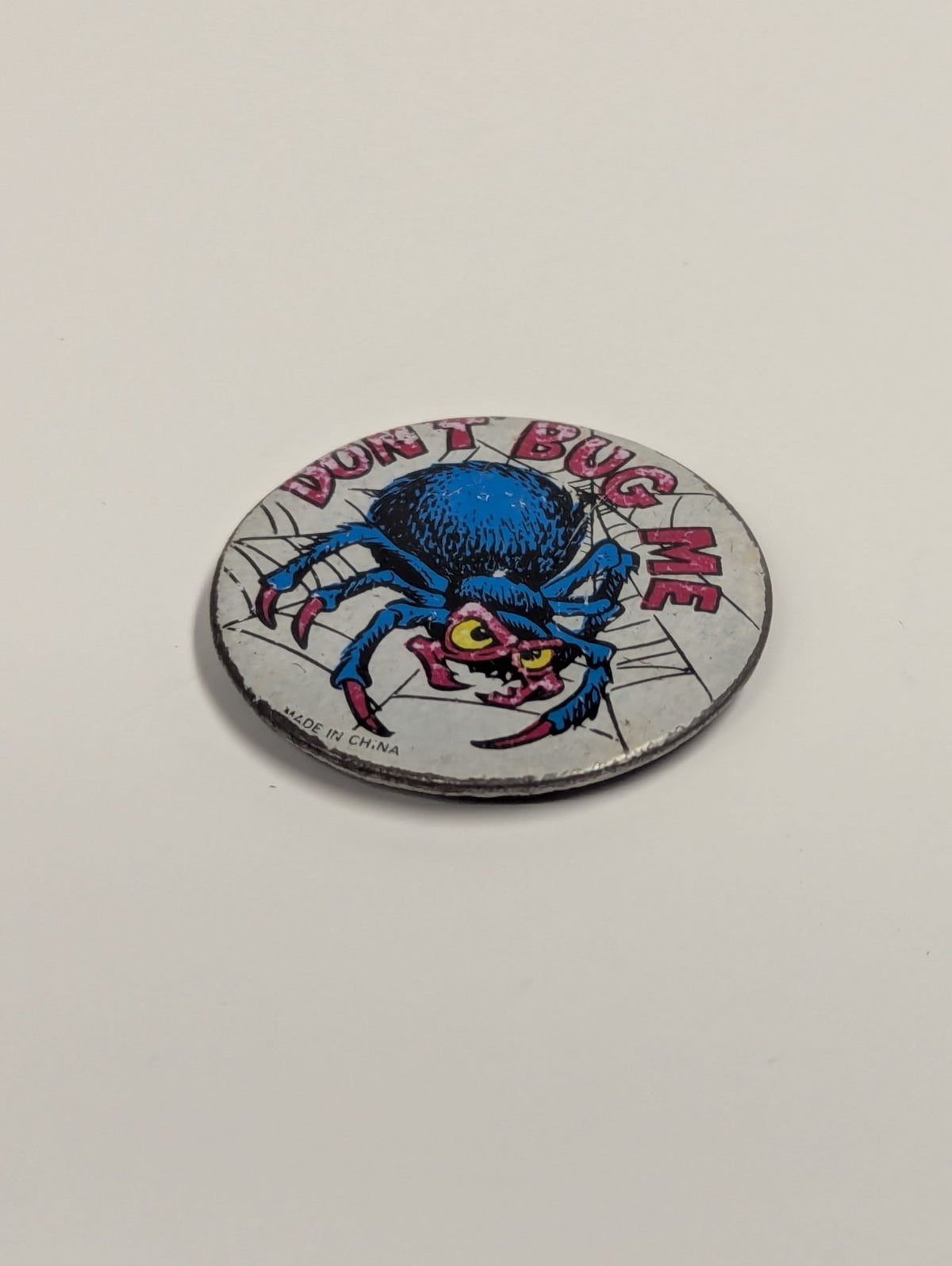 Vintage 1970's Don't Bug Me Comic Funny 1 1/2" Pinback Button Old Stock