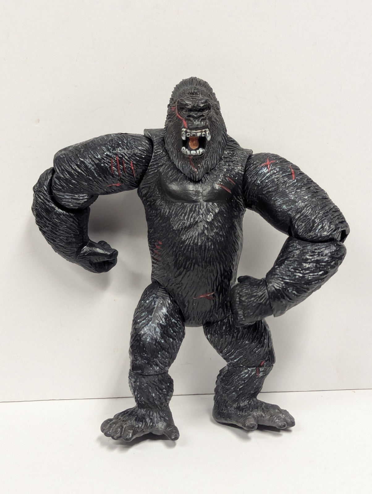 2005 King Kong Battle Damage Spring Torso Action Figure