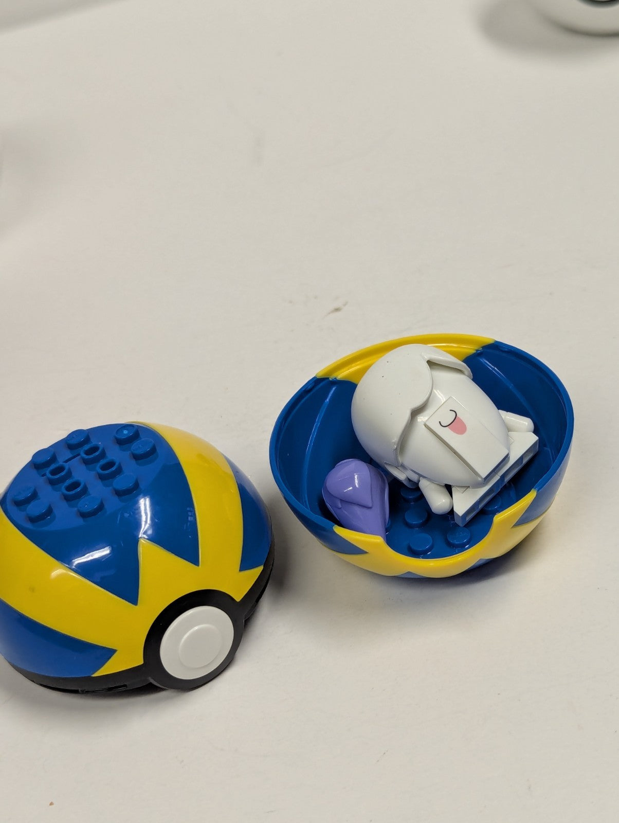 Mega Construx Pokemon 2'' Poke Ball Luxury Ball, Premiere Ball & Quick Ball Lot