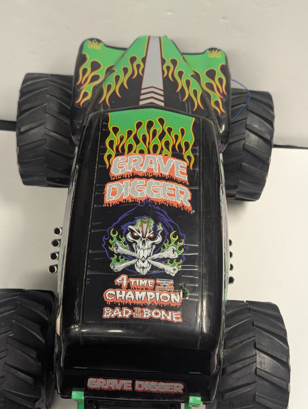 RARE New Bright 1:10 RC 9.6V Monster Jam Grave Digger Truck No remote Crawler