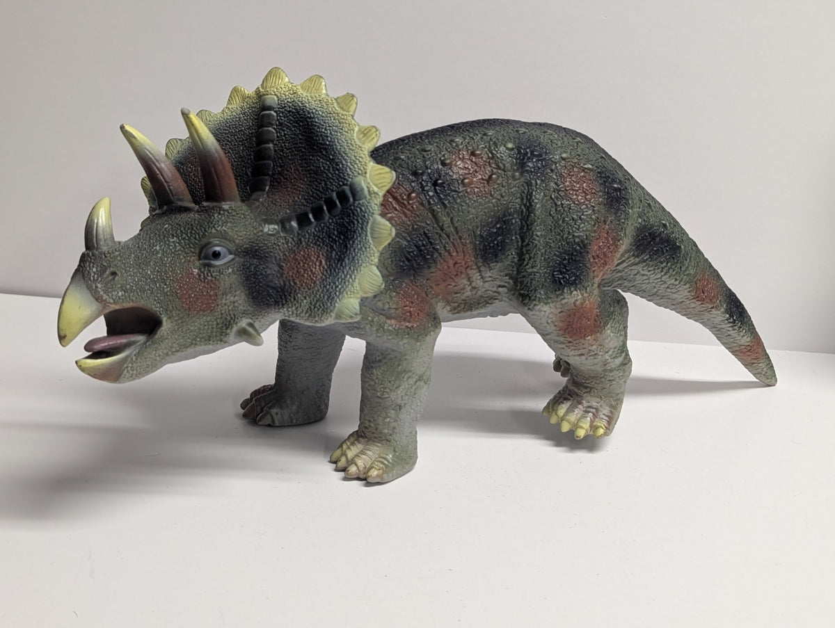 Toys R Us Maidenhead TRICERATOPS Dinosaur Toy Large Rubber Action Figure 17"