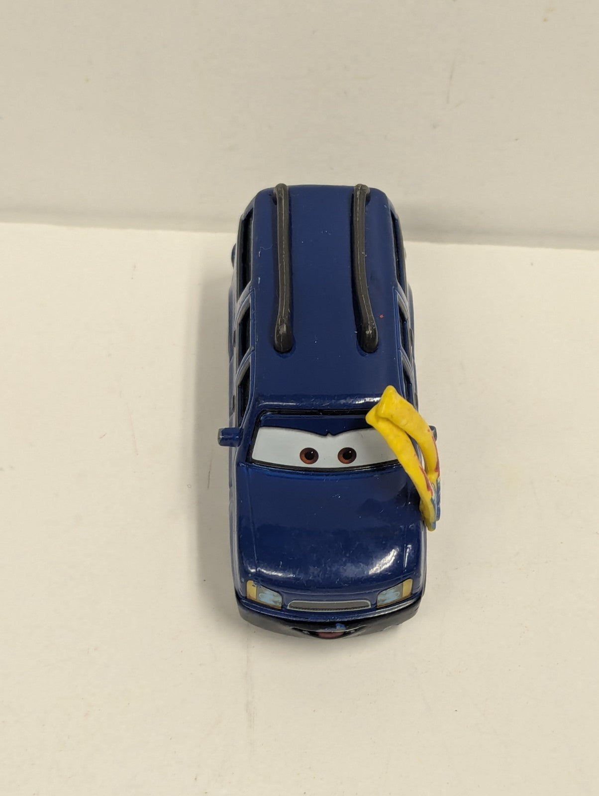 Mattel Disney Pixar  X4793 Clutch Foster 1:64 Loose