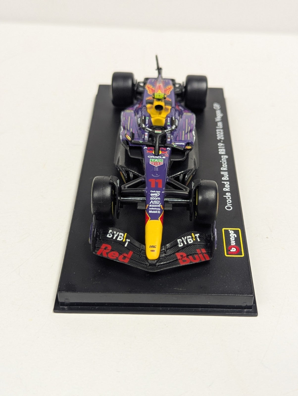 Bburago 2023 F1 Racing Oracle Red Bull Racing RB18 (2022) Max Verstappen #1 1:43