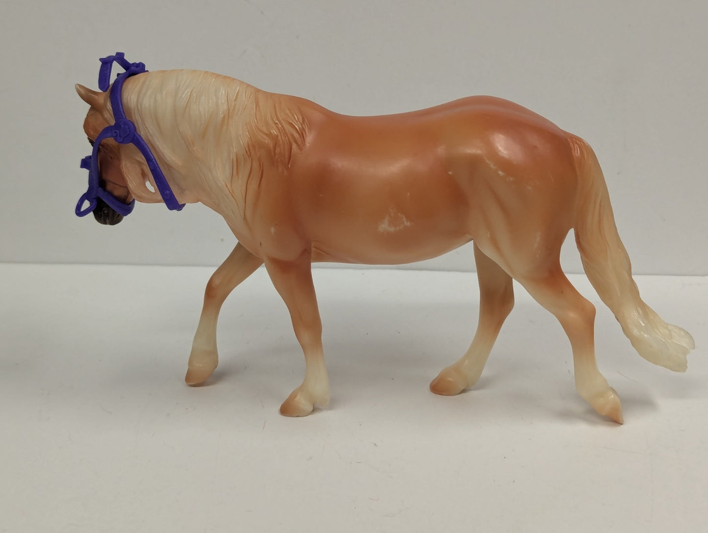 Breyer Classics Collection Horse Light Chestnut Palomino Mare #938