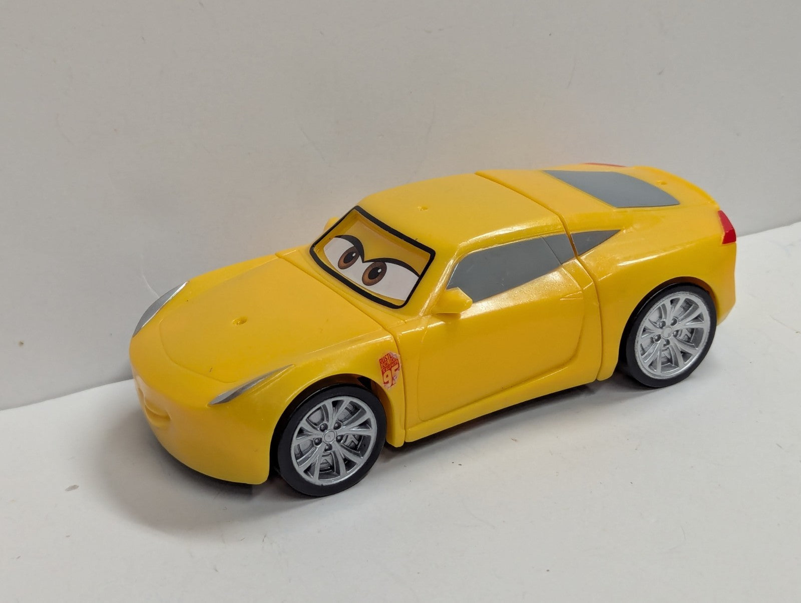 2015 DISNEY PIXAR CARS 3 Fireball Beach CRUZ RAMIREZ 1:55 Used Loose