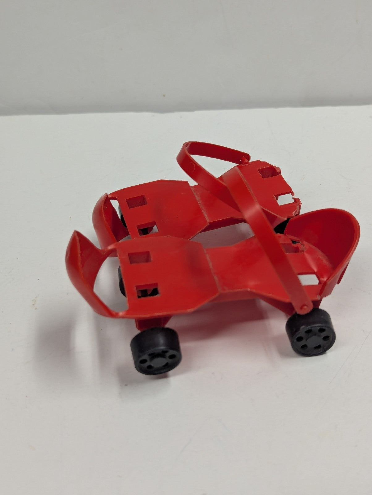 VINTAGE 1960s BABY FIRST STEP DOLL ROLLER SKATES Mattel Red Plastic Skates