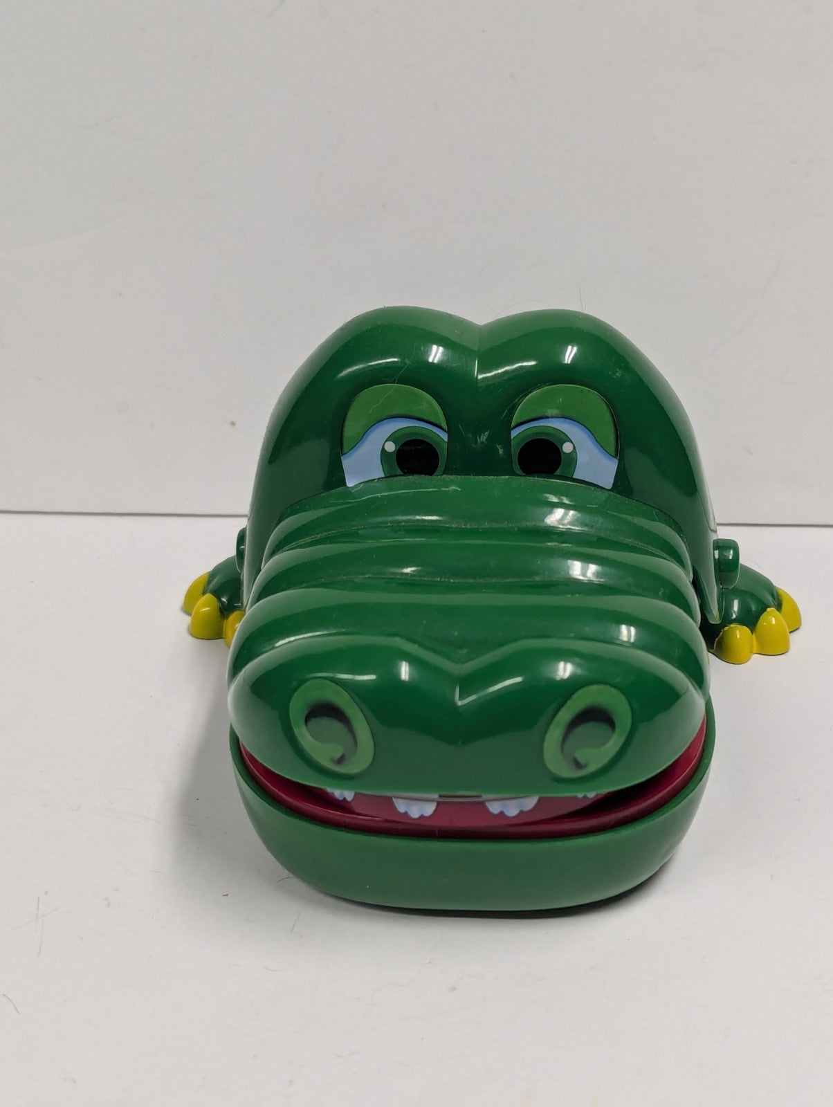 2010 CROCODILE DENTIST 6" Game by Winning Moves Games