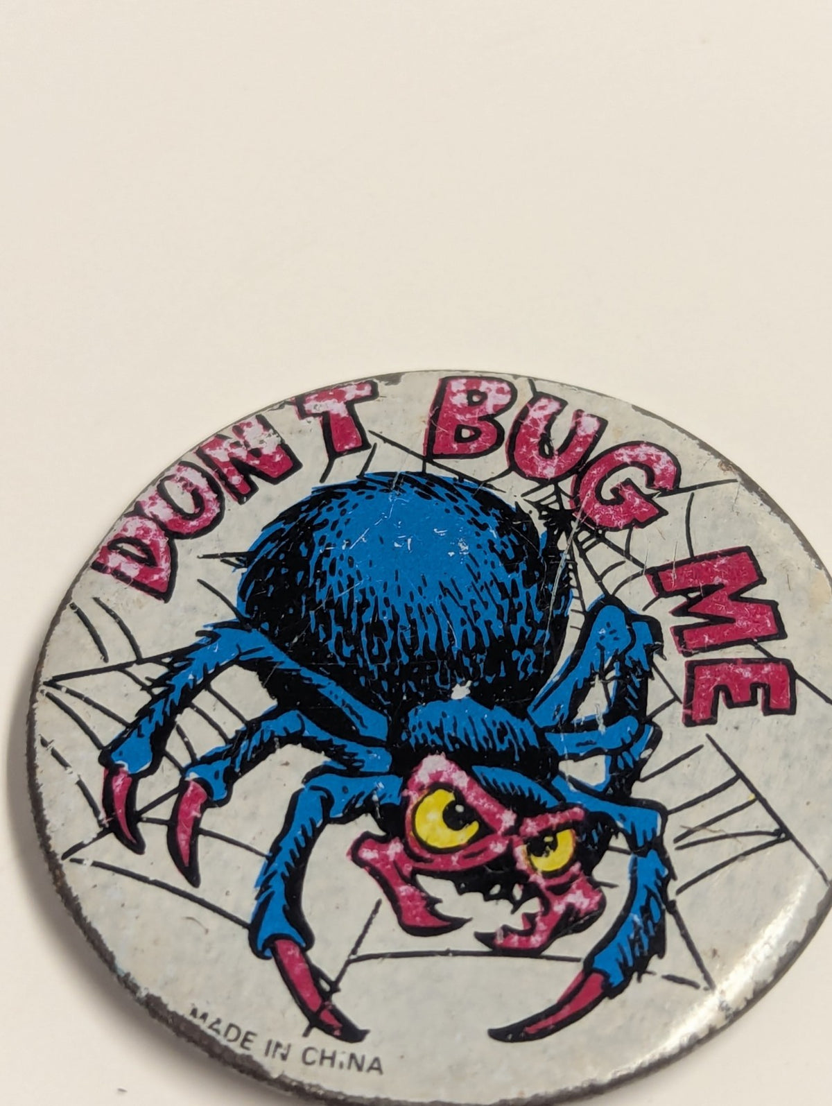 Vintage 1970's Don't Bug Me Comic Funny 1 1/2" Pinback Button Old Stock