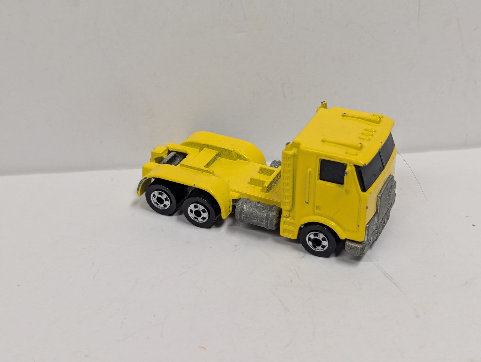 1985 Mattel Hot Wheels Yellow Wreckin' Rig Truck (Missing Ramp)