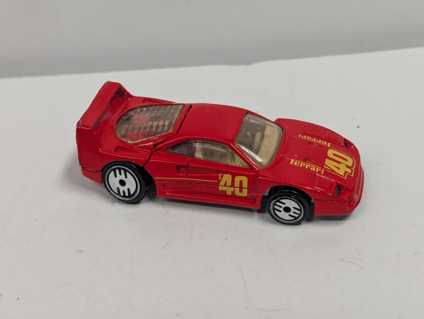 VINTAGE HOT WHEELS 1988 RED FERRARI F40 OPENING HATCH
