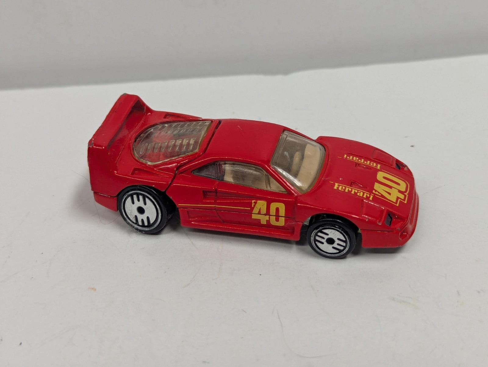 VINTAGE HOT WHEELS 1988 RED FERRARI F40 OPENING HATCH