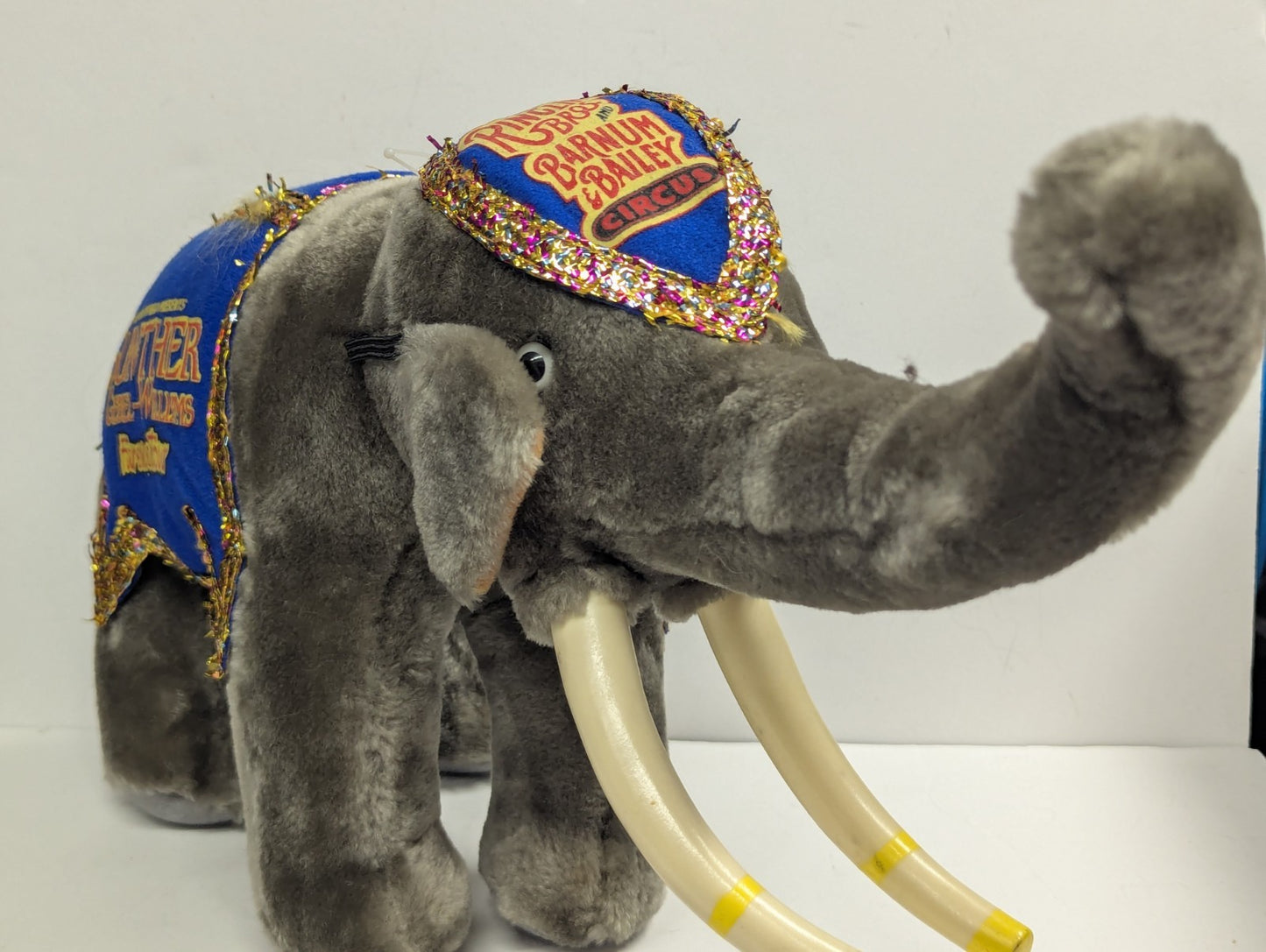 Ringling Bros Barnum & Bailey Circus  Gunther  Farewell Tour  16" Plush Elephant