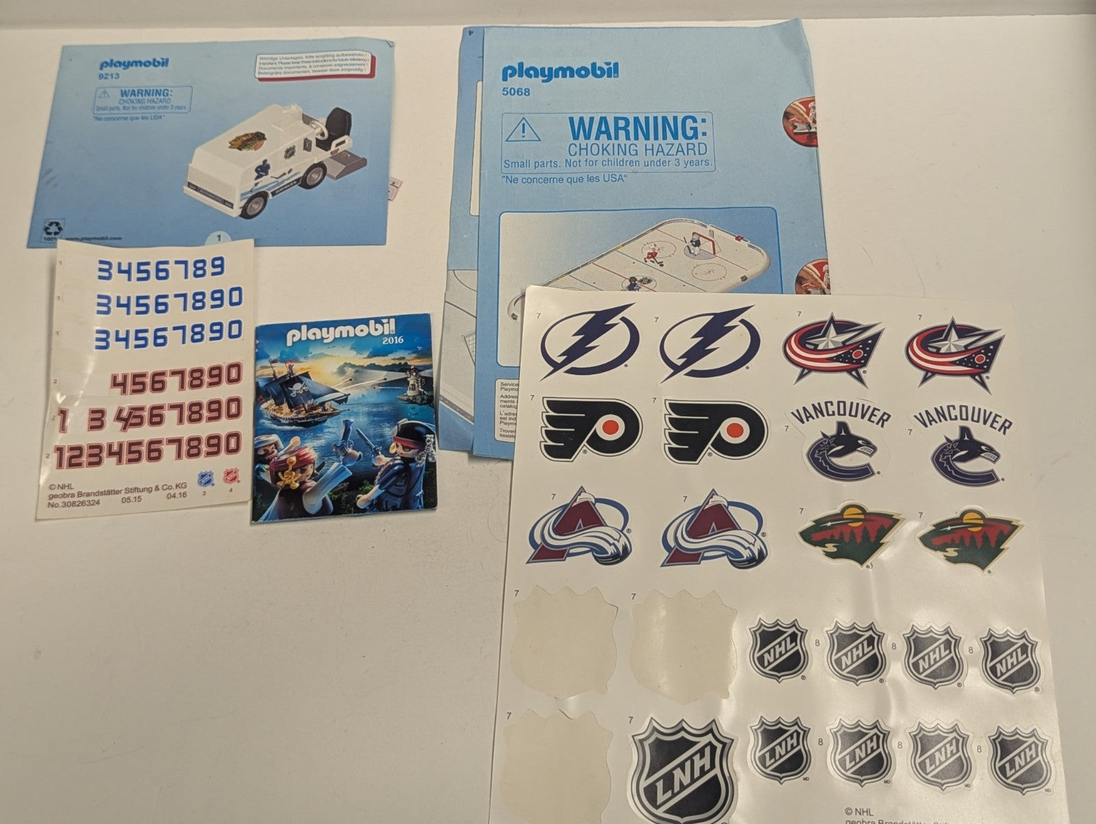 Playmobil Set 5068 NHL Hockey Rink with Players & Accessories See Pictures