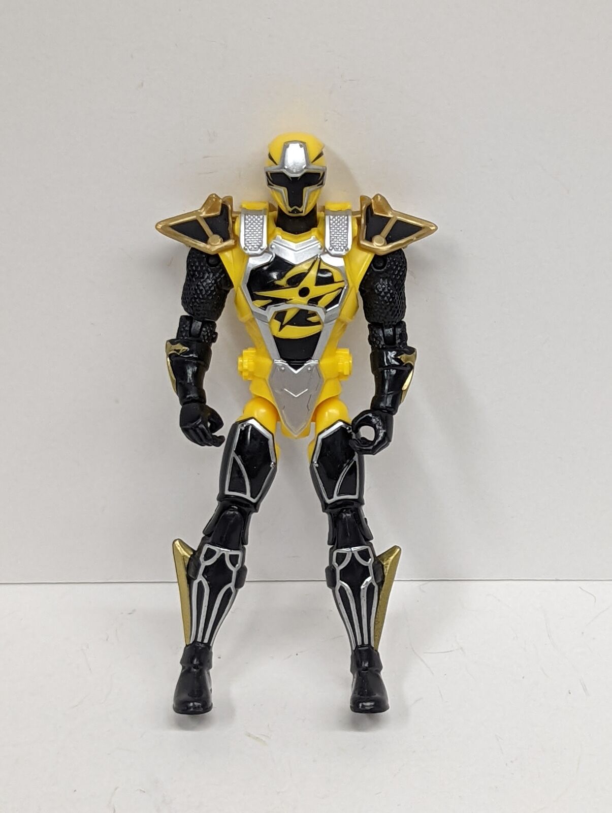2018 Power Rangers Super Ninja Steel Yellow Ranger LOOSE