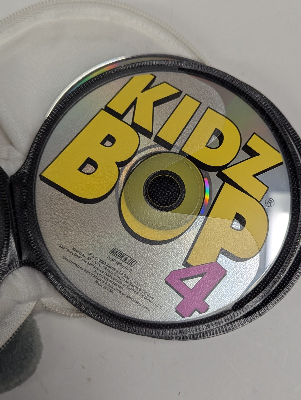 2004 Cat Head CD Case by FaceCase Retro Y2K Storage Holder with 13 CD's Kidz Bop