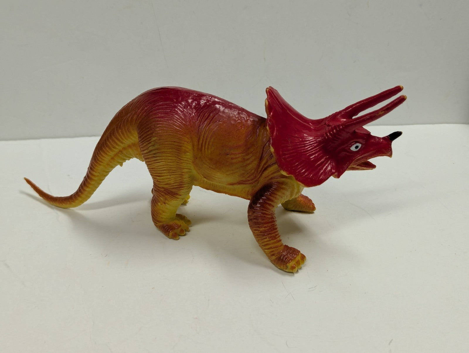 Vintage 1985 Imperial YELLOW & RED TRICERATOPS DINOSAUR Plastic Toy Figure