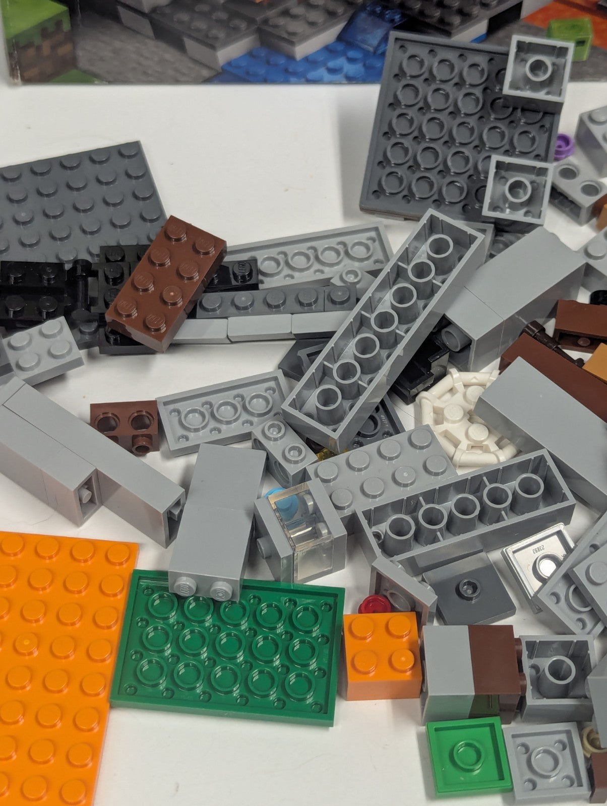 LEGO Minecraft: "The ""Abandoned"" Mine" (21166) Incomplete 