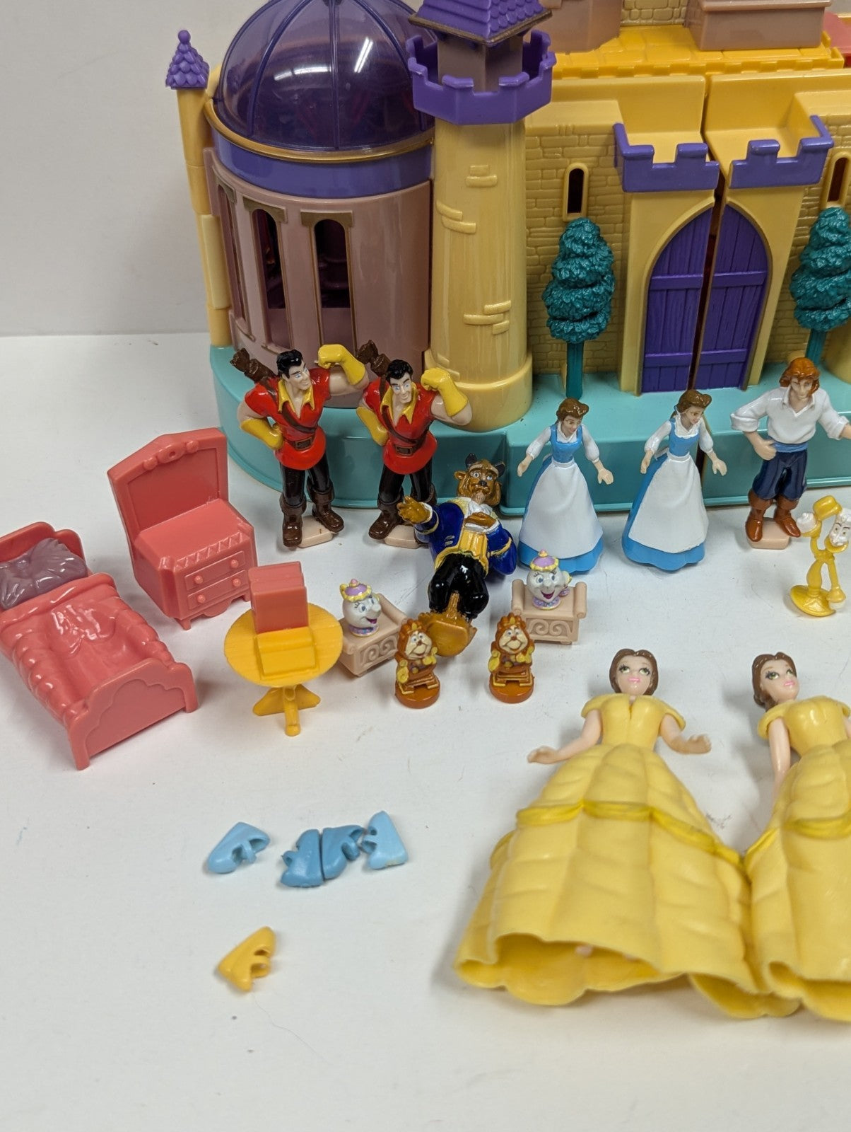2002 Hasbro Beauty and the Beast Glowing Mirror Castle Playset Loose As is