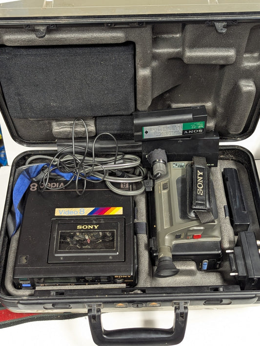 VINTAGE Sony CCD-M8u Video 8 Camera, Case & Extras UNTESTED