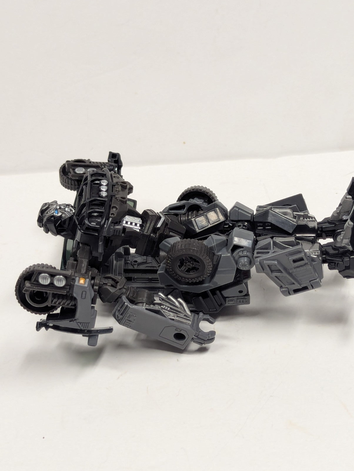 Transformers Buzzworthy Bumblebee N.E.S.T AUTOBOT RATCHET (Missing Arm)