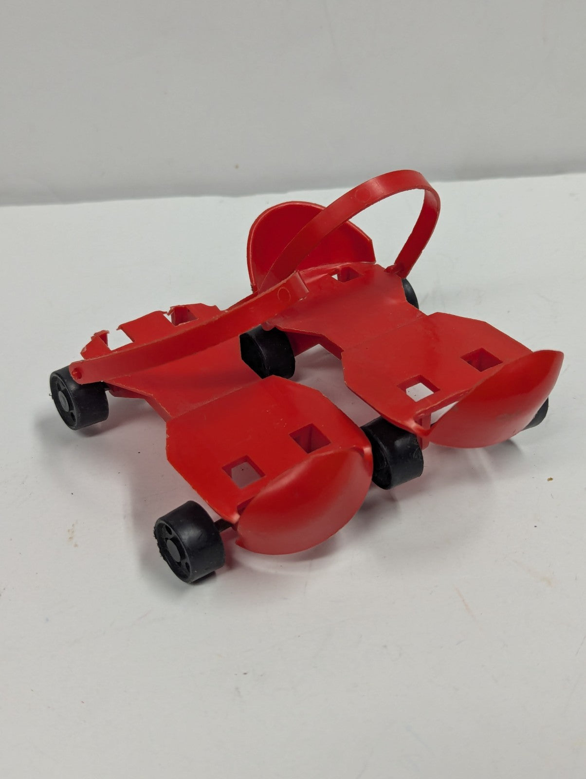 VINTAGE 1960s BABY FIRST STEP DOLL ROLLER SKATES Mattel Red Plastic Skates