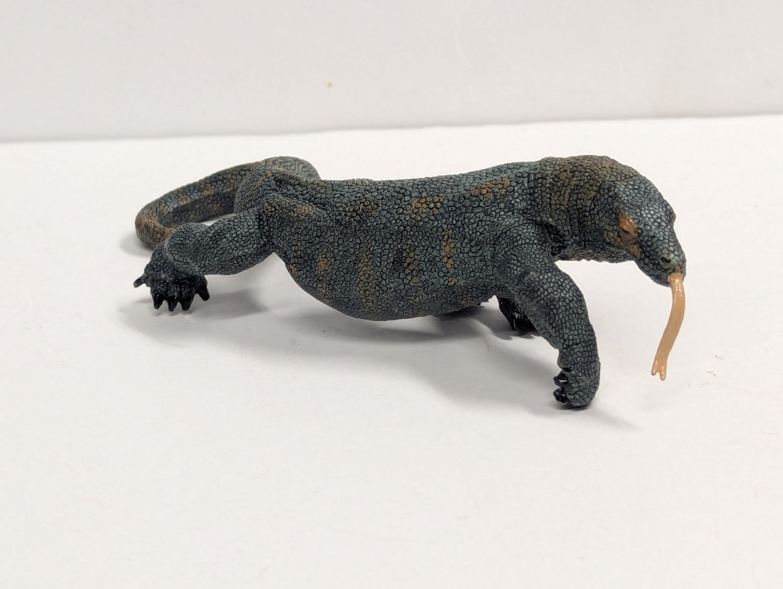 2009 Papo KOMODO DRAGON Giant Lizard Figure Animal Reptile