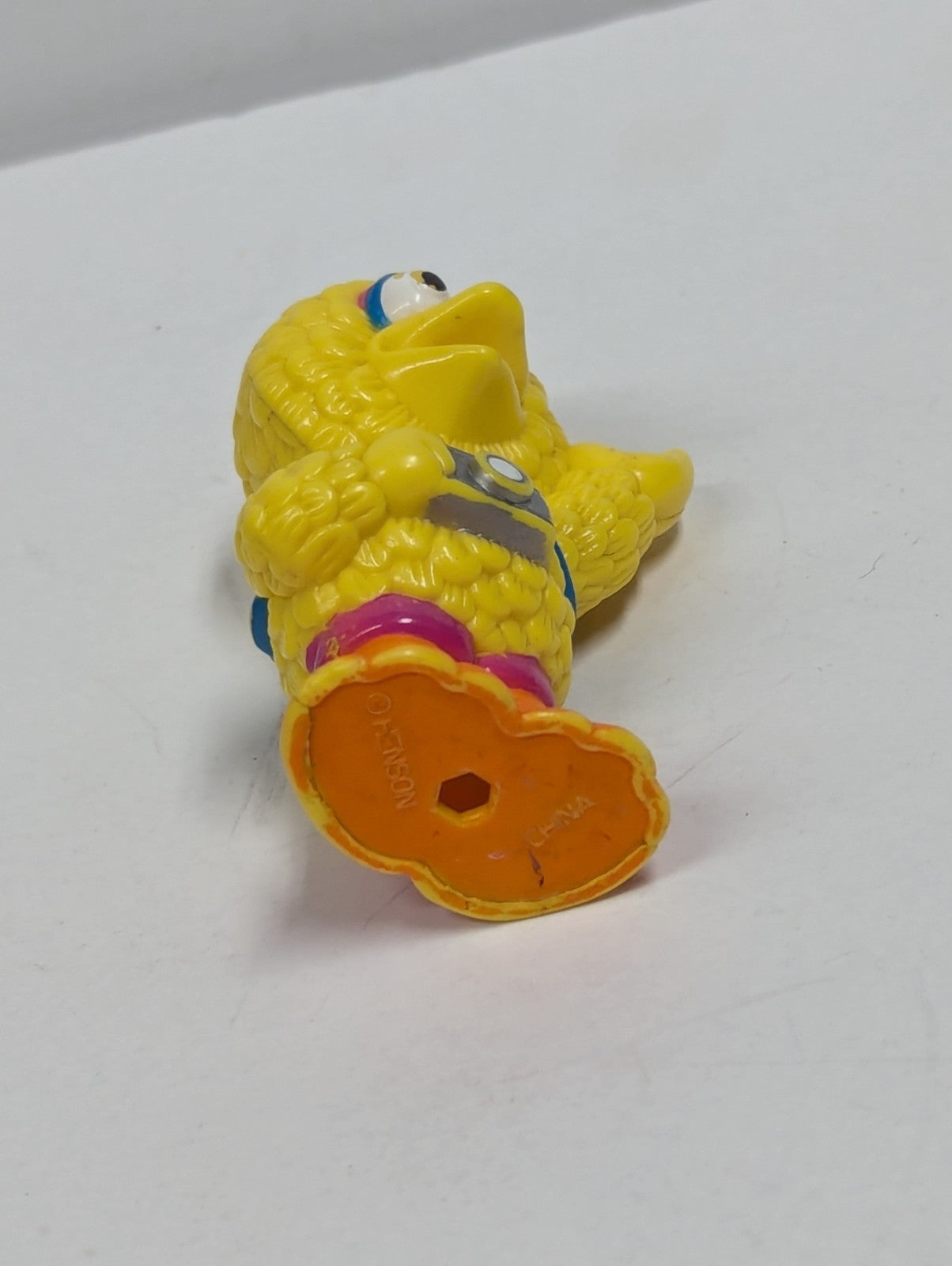 Jim Henson Sesame Street Big Bird Hoding Camea- 2  3/4" Figure