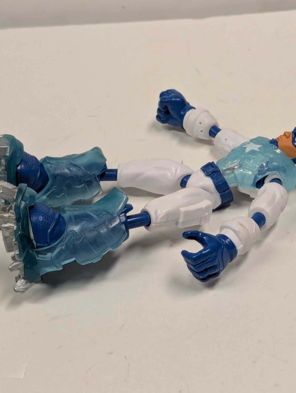 Marvel Avengers 6 inch CAPTAIN AMERICA Bendy Bend and Flex Ice Mission