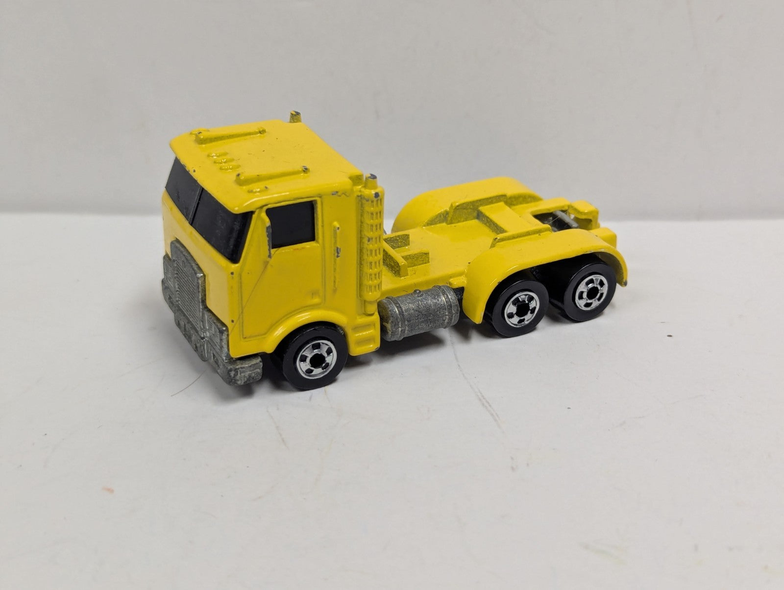 1985 Mattel Hot Wheels Yellow Wreckin' Rig Truck (Missing Ramp)