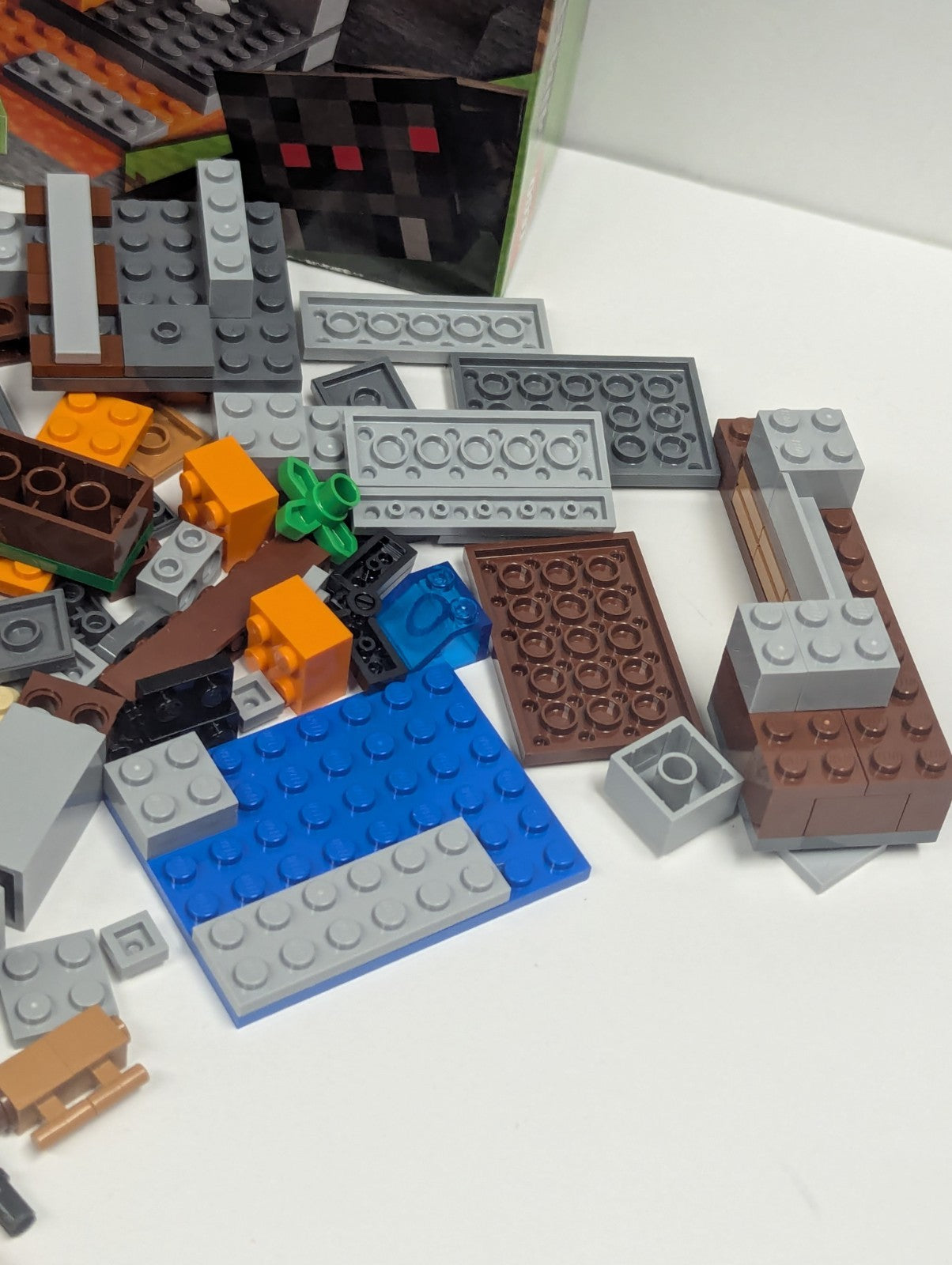 LEGO Minecraft: "The ""Abandoned"" Mine" (21166) Incomplete 